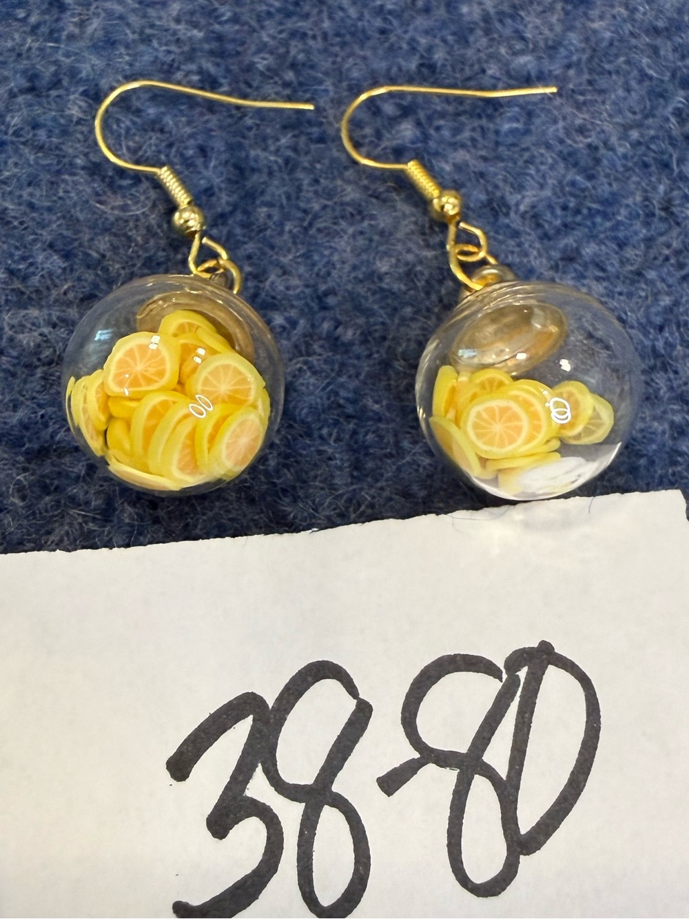 Lemon/orange slices transparent globe drop earrings gold tone fishhook backs - Picture 4 of 4